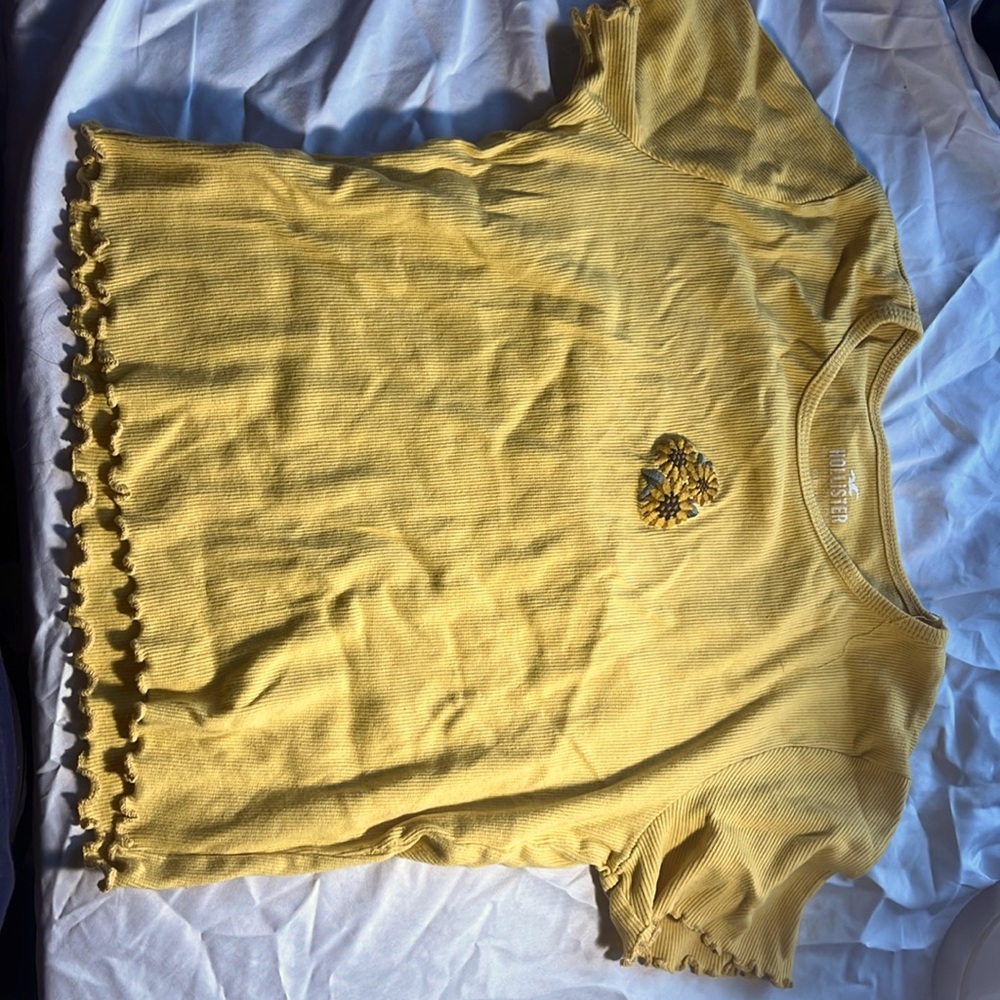 Hollister, yellow ribbed baby tee. Size small